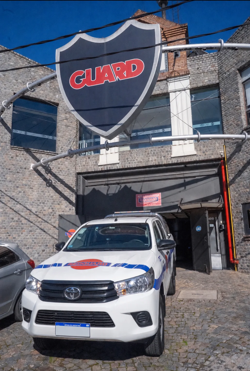 Sede y móvil de Guard Tecnología