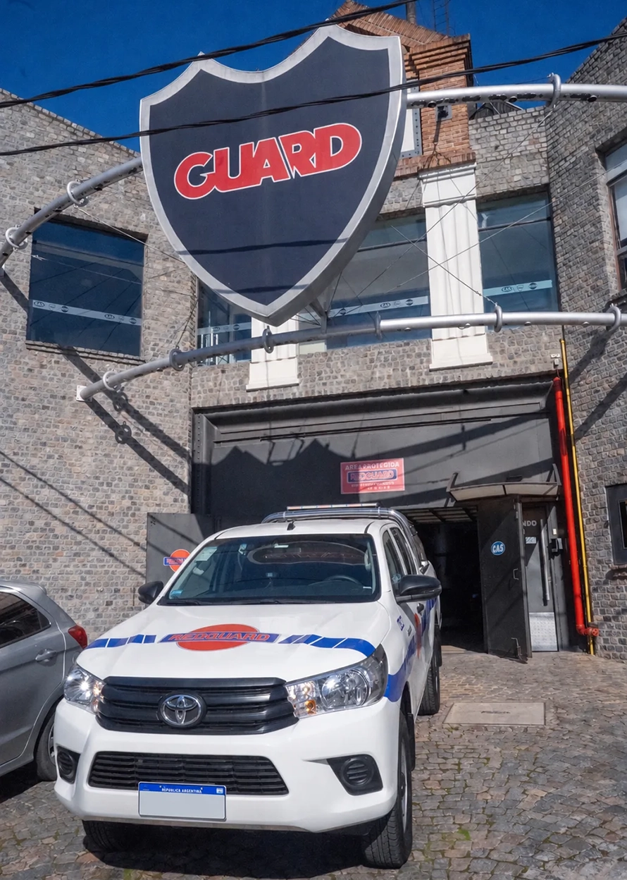 Sede de Guard y móvil con patente sin caracteres